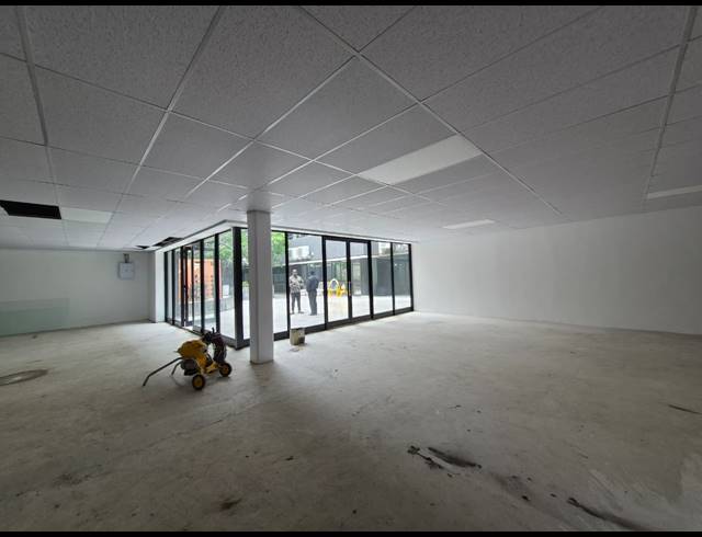 389M² RETAIL TO LET IN ROSEBANK